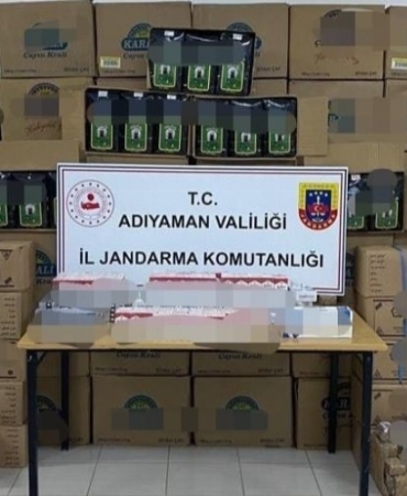 20221123-adiyaman-besnide-yuzlerce-kacak-sigaralara-el-kondu-341303