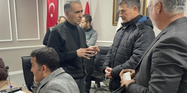 20230215-adiyamana-izmit-belediyesi-yoneticileri-destek-veriyor-901564