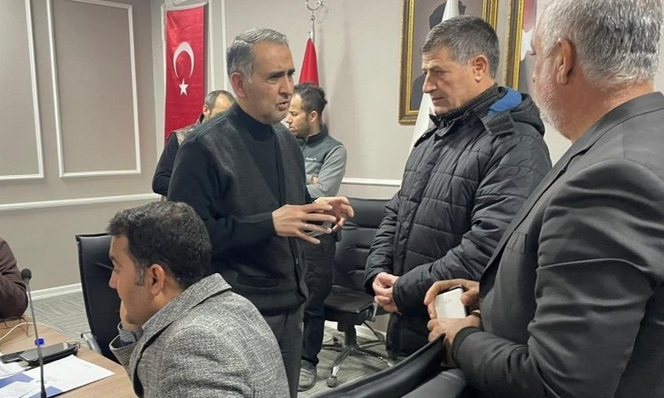 20230215-adiyamana-izmit-belediyesi-yoneticileri-destek-veriyor-901564